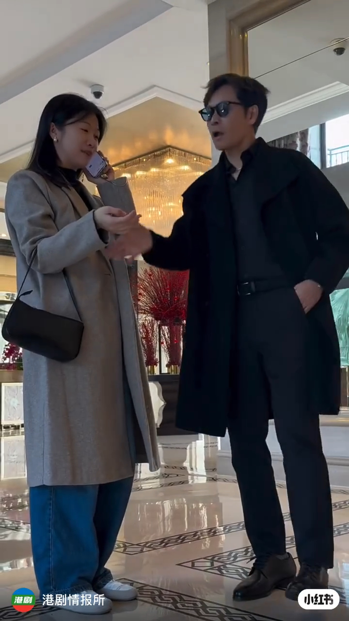 郭晉安早前於新片中,主動行近一名女途人。 郭晉安早前於新片中,主動行近一名女途人。