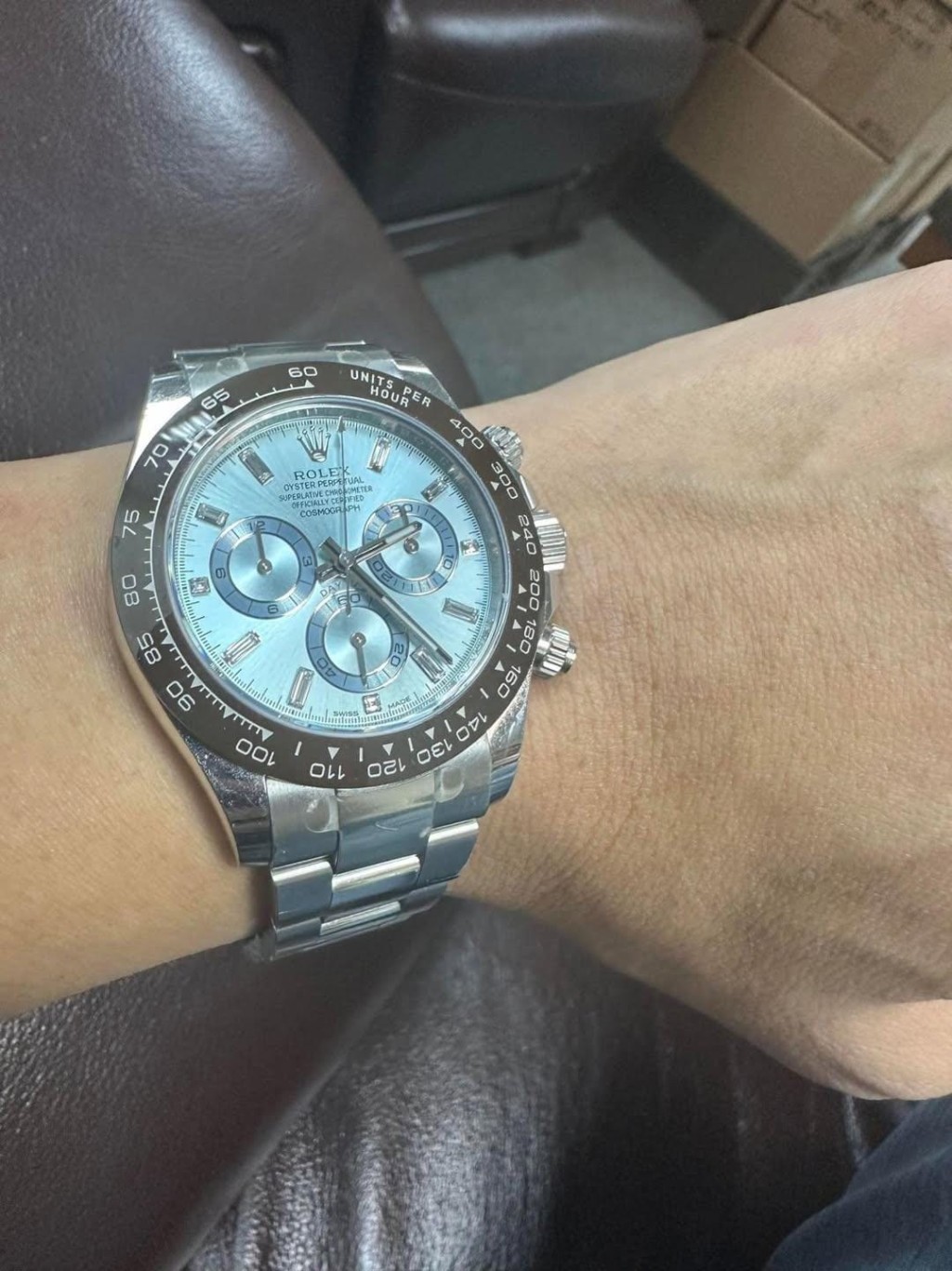 懷疑被人盜走的勞力士手錶為「冰藍面地通拿」手錶，為巿面其中一款熱炒勞力士手錶。(Threads圖片)