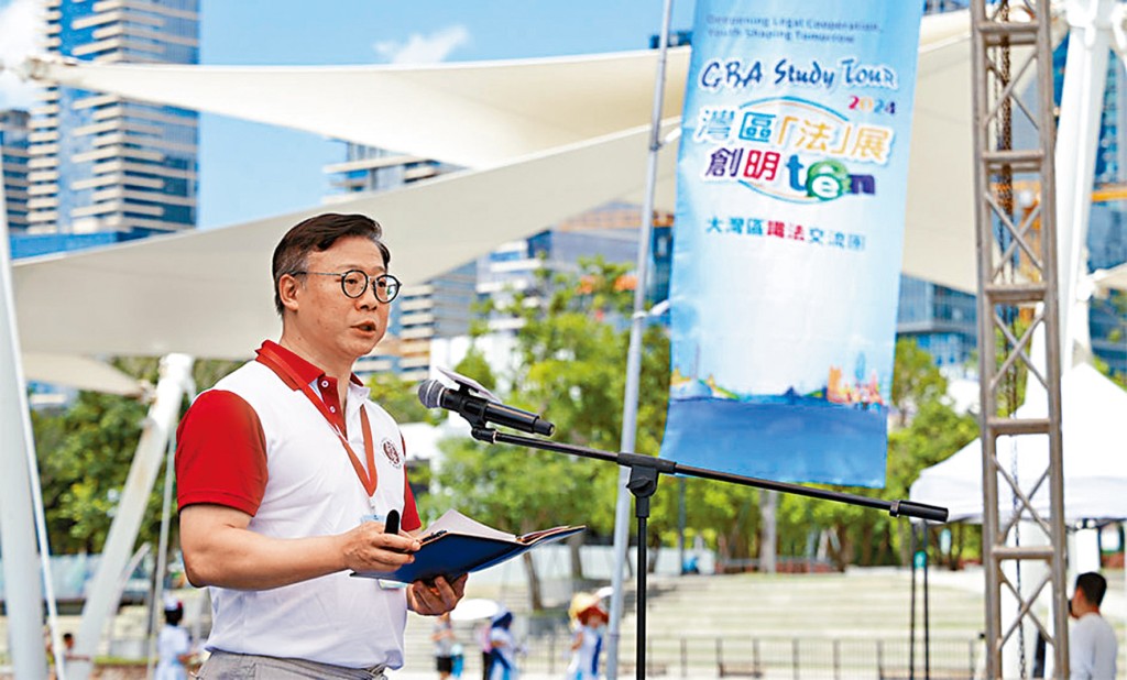 律政司副司长张国钧致辞时指出,政府致力培育法律人才,律政司会推动成立香港国际法律人才培训学院。