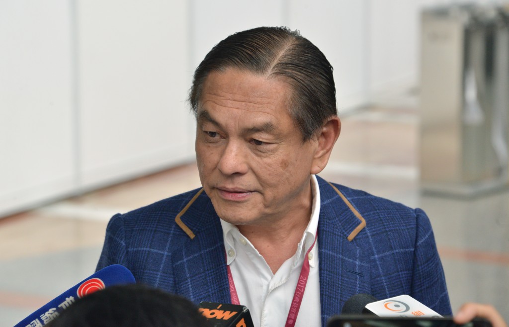 何柱國亦涉足政界，1998年起擔任全國政協委員，之後出任全國政協常委，至2023年初卸任。資料圖片