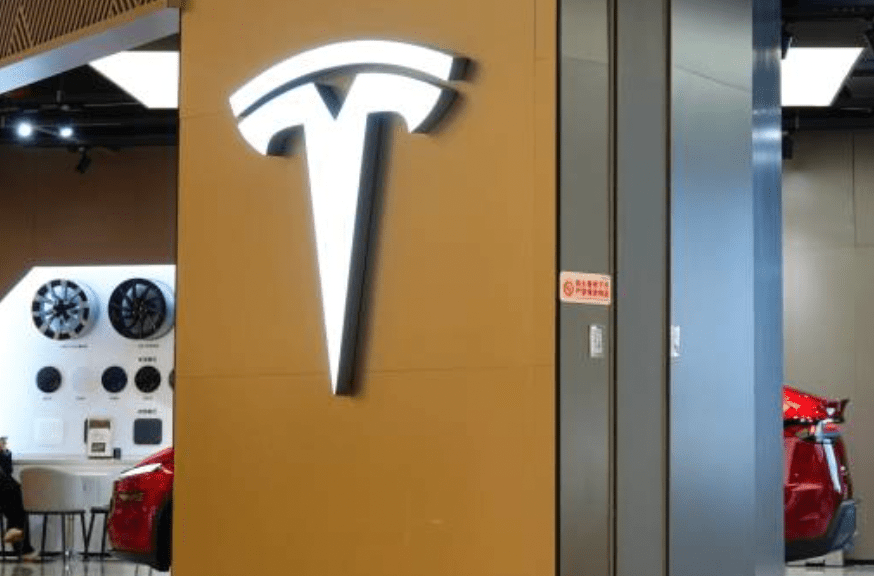 馬斯克旗下電動車企業特斯拉（Tesla）曾遭受一系列縱火及蓄意破壞事件。法新社