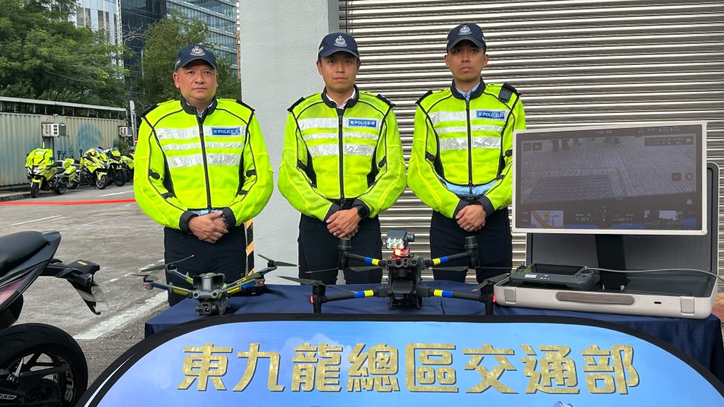 東九龍總區交通部執行及管制組特遣隊高級督察潘俊豪(中)交代案情。 東九龍總區交通部執行及管制組特遣隊高級督察潘俊豪(中)交代案情。