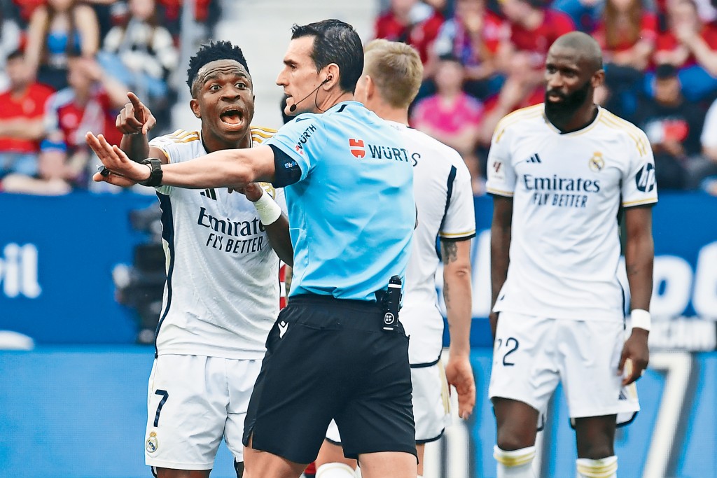 雲尼斯奧斯祖利亞於周六西甲與球證爭辯時破口大罵，領下個人各賽事的第8面黃牌。