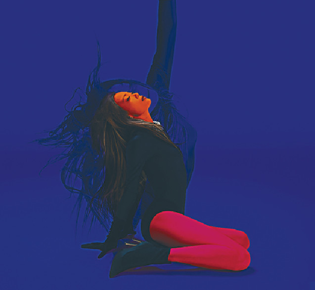 ■祖儿在新碟的相册中有多个造型。