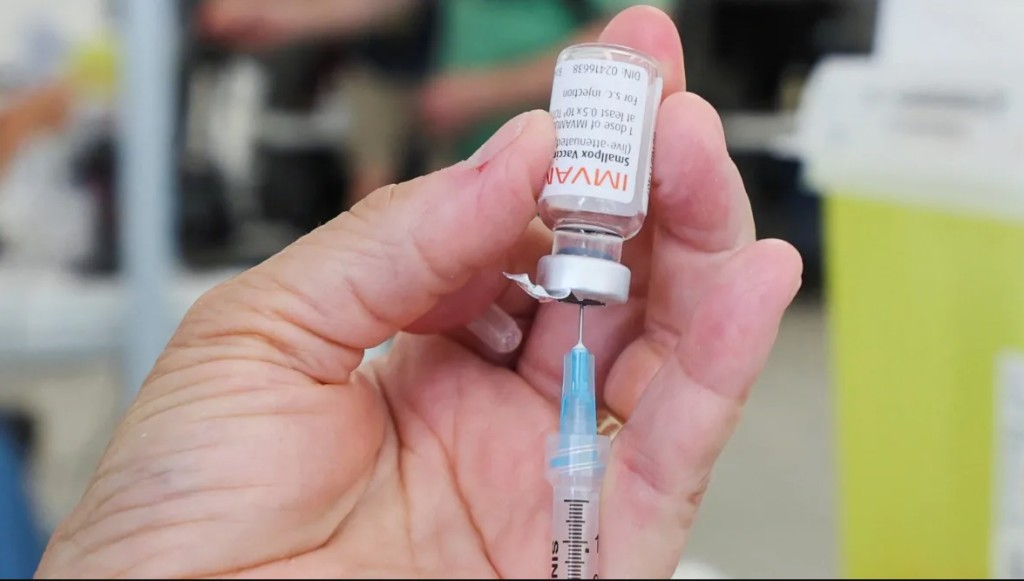 男子在美國求醫之後已經接種一劑猴痘疫苗。路透社資料圖片