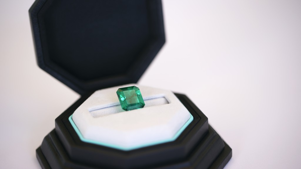 Tiffany & Co.早前购入单颗重逾10卡的珍稀哥伦比亚祖母绿，命名为「Tiffany Muzo Emerald」。