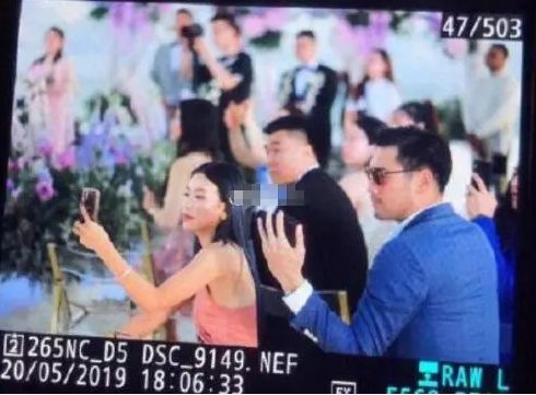 高以翔與Bella一同出席友人的婚禮。網圖