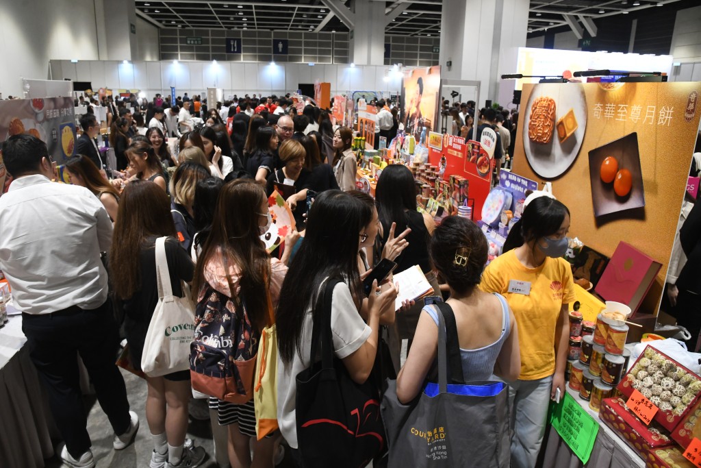 五項展覽匯聚來自35個國家及地區、約1,890家展商。 五項展覽匯聚來自35個國家及地區、約1,890家展商。