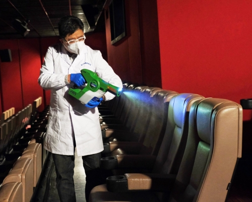 全線MCL戲院明起停業14日。MCL圖片