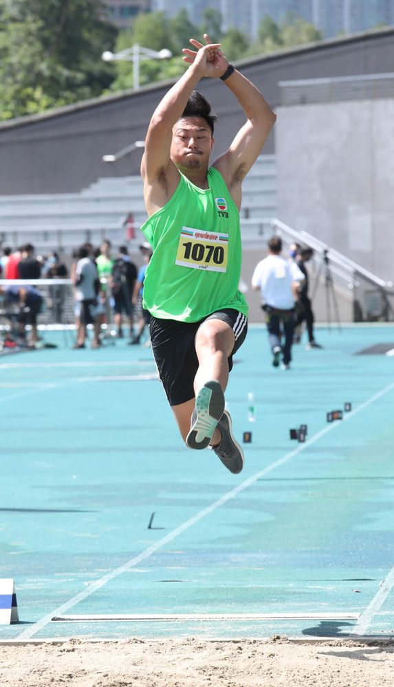 楊潮凱跳遠