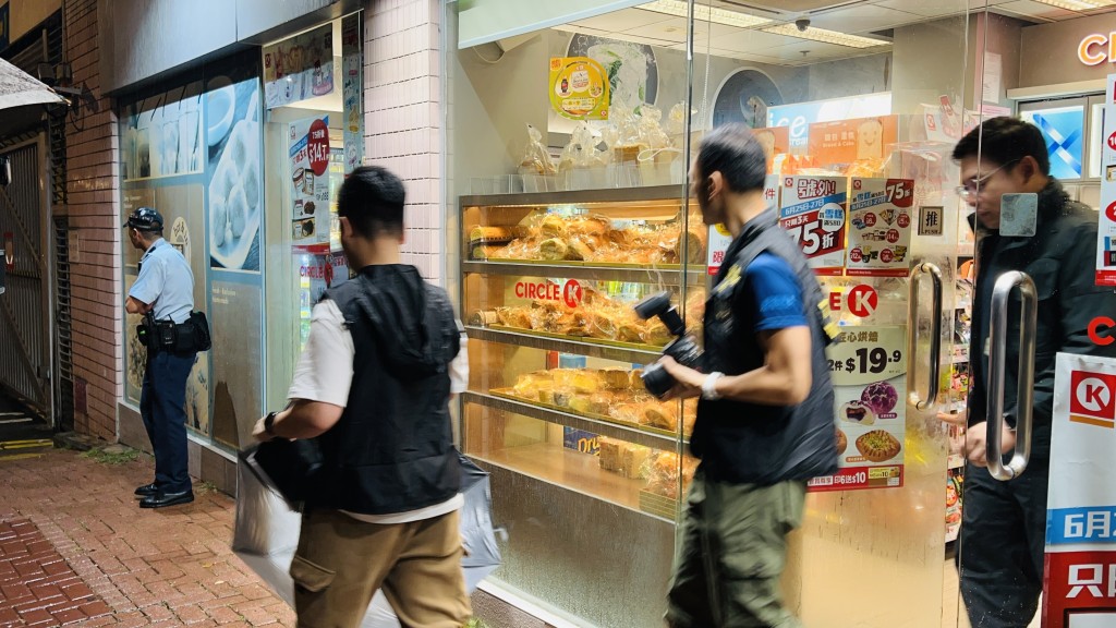 警員到場調查。 警員到場調查。