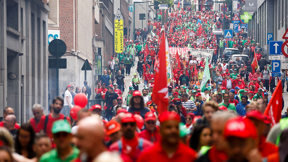 抗議政府抗通脹不力，比利時7萬勞工首都示威。路透社圖片　