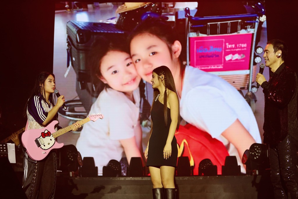 鍾懿與鍾幗小時候的樣子十分相似，兩姊妹一直感情要好。