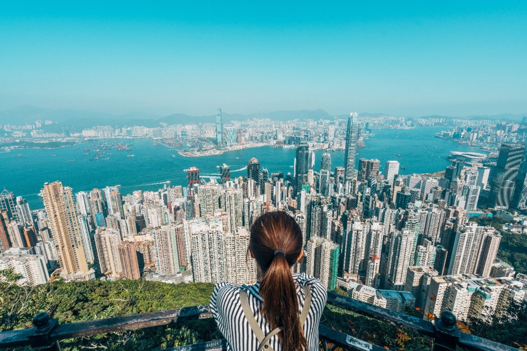 現年25歲的港漂黃小姐從事文職工作，月入僅1.5萬元，每月剛好只能應付衣食住行各類開支，自嘲人工「低過洗碗工」。（示意圖）