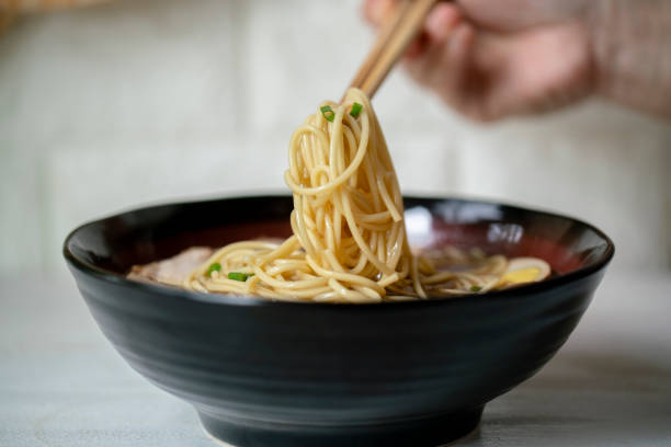 六月份第一要做就是「吃麵」,代表吃一些新的東西轉換一下,迎接下半年新運氣。 六月份第一要做就是「吃麵」,代表吃一些新的東西轉換一下,迎接下半年新運氣。