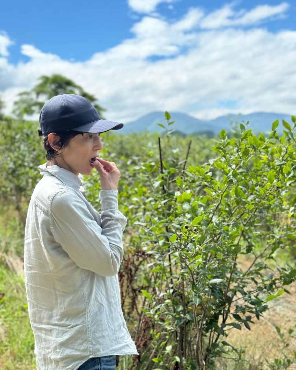 在拍攝《東京愛的故事》走紅後，被爆搭上同劇已婚監製大多亮，大搞不倫戀。