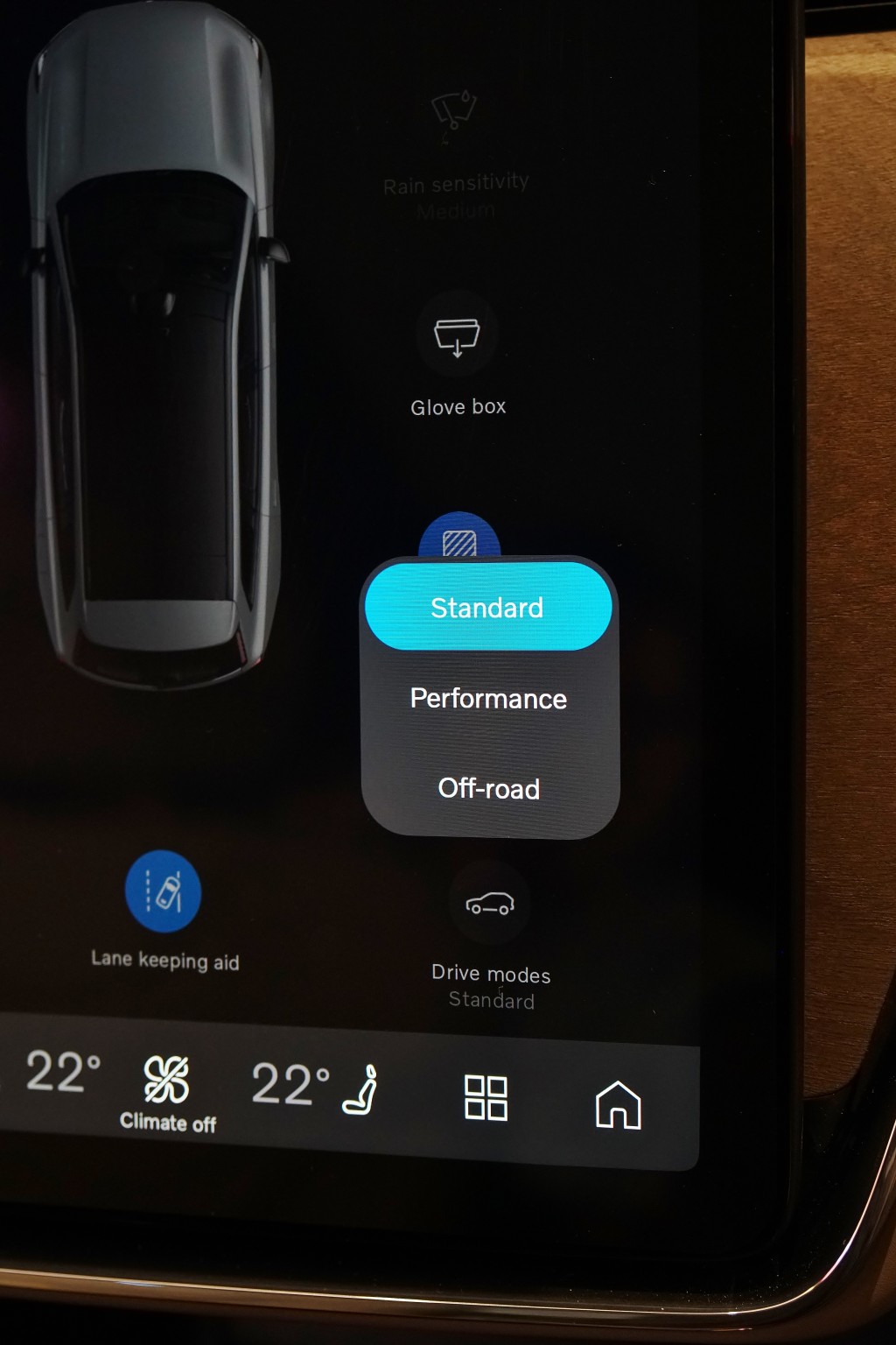 两款全新富豪Volvo电动车香港开售：透过屏幕可选择不同驾驶模式