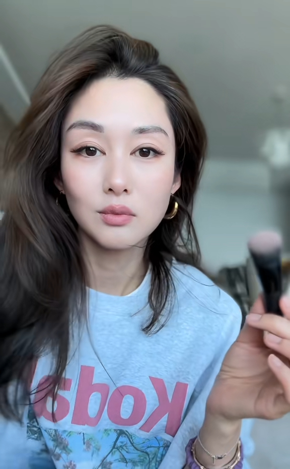 岑麗香利用光影效果塑造出立體感。 岑麗香利用光影效果塑造出立體感。