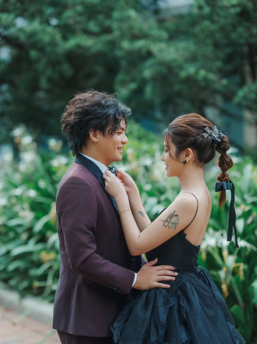 章景恆日前曝光結婚照。