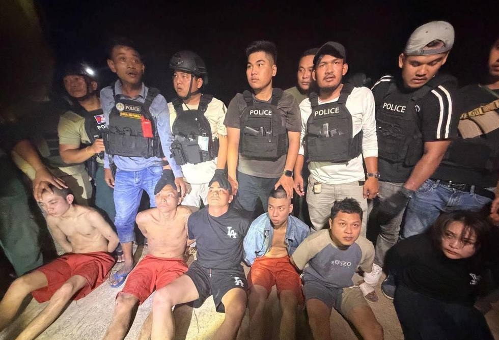 警方在林區實施圍捕，將逃脫的5名在押人員及女子全部查獲。 柬中時報