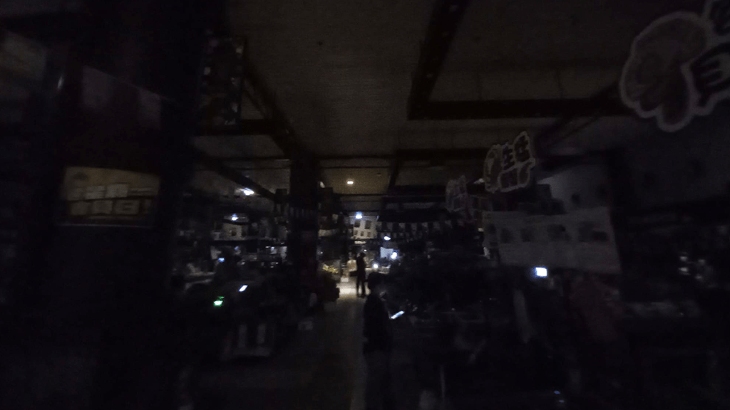 寶林街市亦告停電,全場烏燈黑火。網上圖片