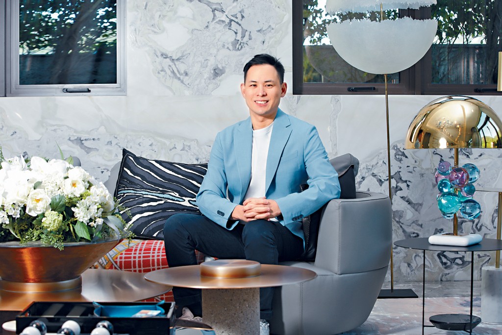 英皇楊政龍表示，豪宅有望「追落後」，明年樓價升幅或跑贏大市。