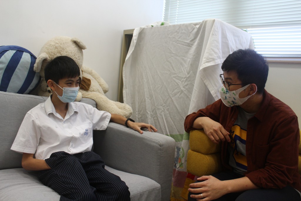 若學生需要轉修或退修科目，必先與老師討論，再向學校提交申請。