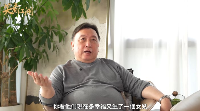 王晶爆劉德華等了很久才等到太太懷孕。 王晶爆劉德華等了很久才等到太太懷孕。