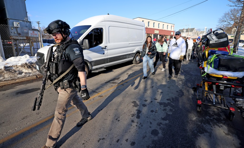 美國東北部羅得島州波塔基特市(Pawtucket)一冰球賽事發生槍擊事件。美聯社 美國東北部羅得島州波塔基特市(Pawtucket)一冰球賽事發生槍擊事件。美聯社