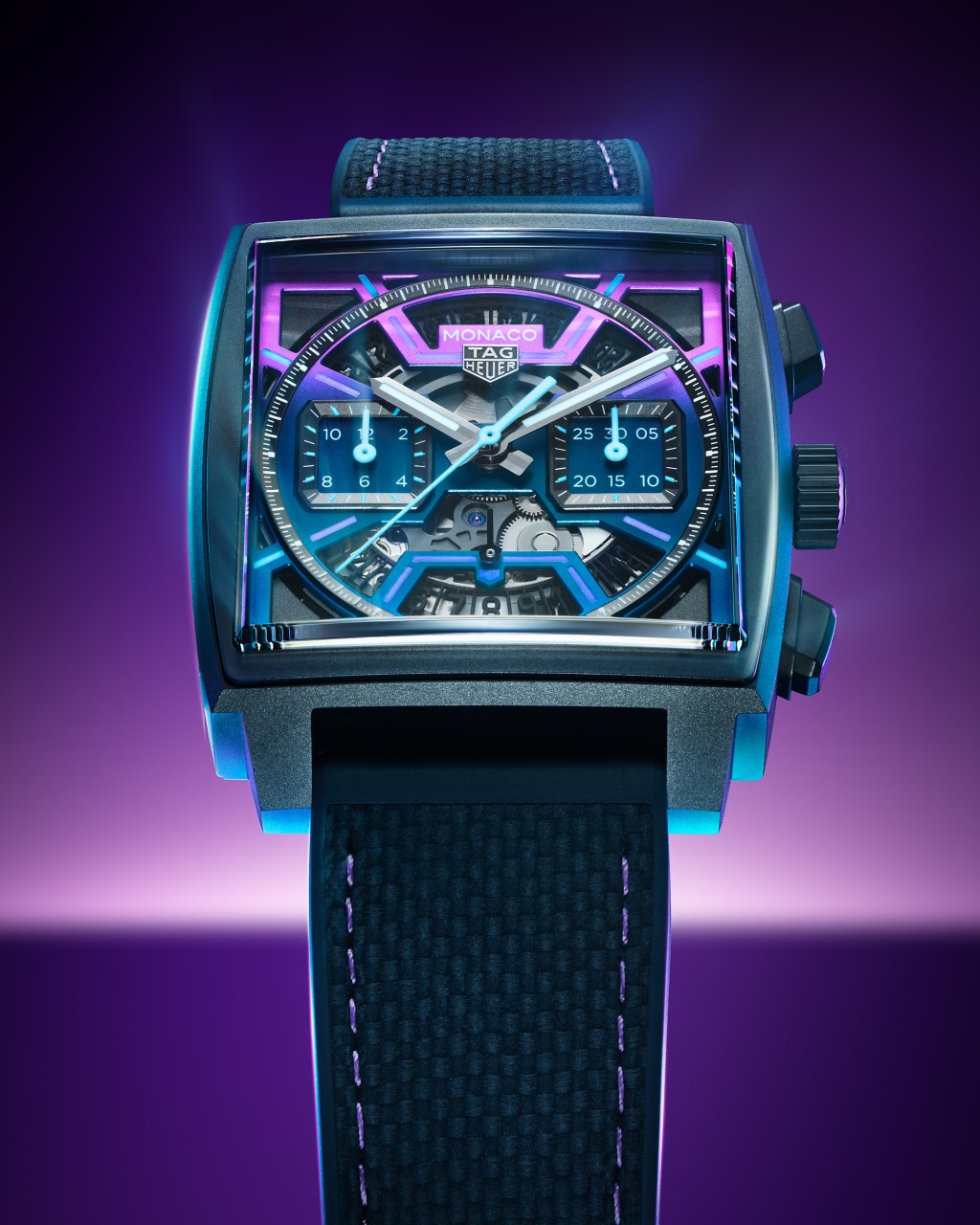 Tag Heuer Monaco Chronograph,表壳:39mm DLC钛金属/ 机芯:TH20-00自动/ 限量:600枚/ 售价:$91,750。 Tag Heuer Monaco Chronograph,表壳:39mm DLC钛金属/ 机芯:TH20-00自动/ 限量:600枚/ 售价:$91,750。