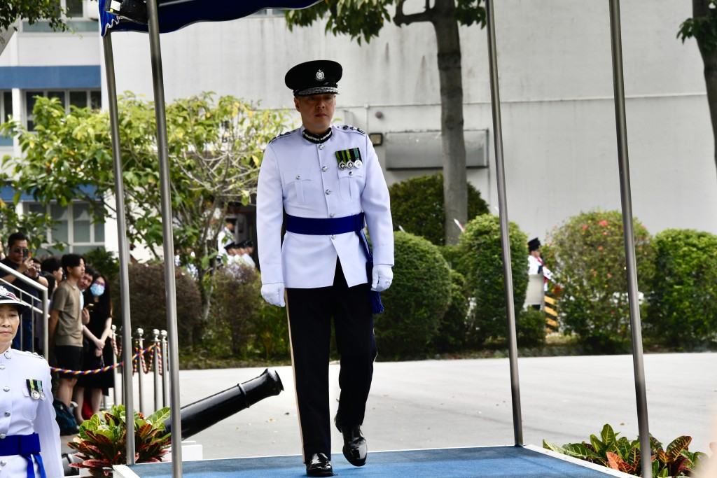 香港警察學院舉行結業會操，警務處處長周一鳴檢閱首屆「學警預備訓練課程」學員。楊偉亨攝