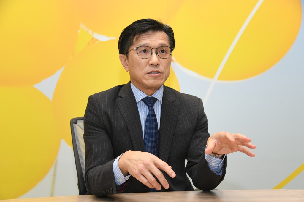 雷志海指，AI发展仍处于投入期，但投资焦点已从大型科技公司，转向硬件和设备供应商。