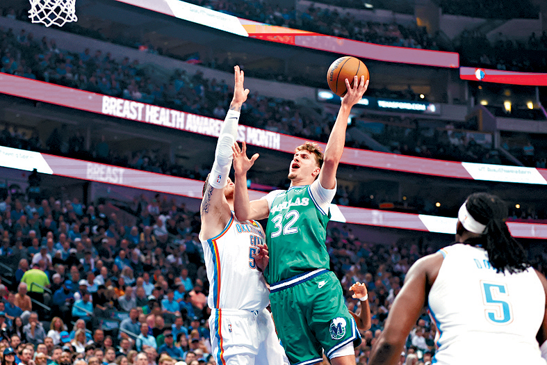 法拉格(綠衫)今場僅得2分。