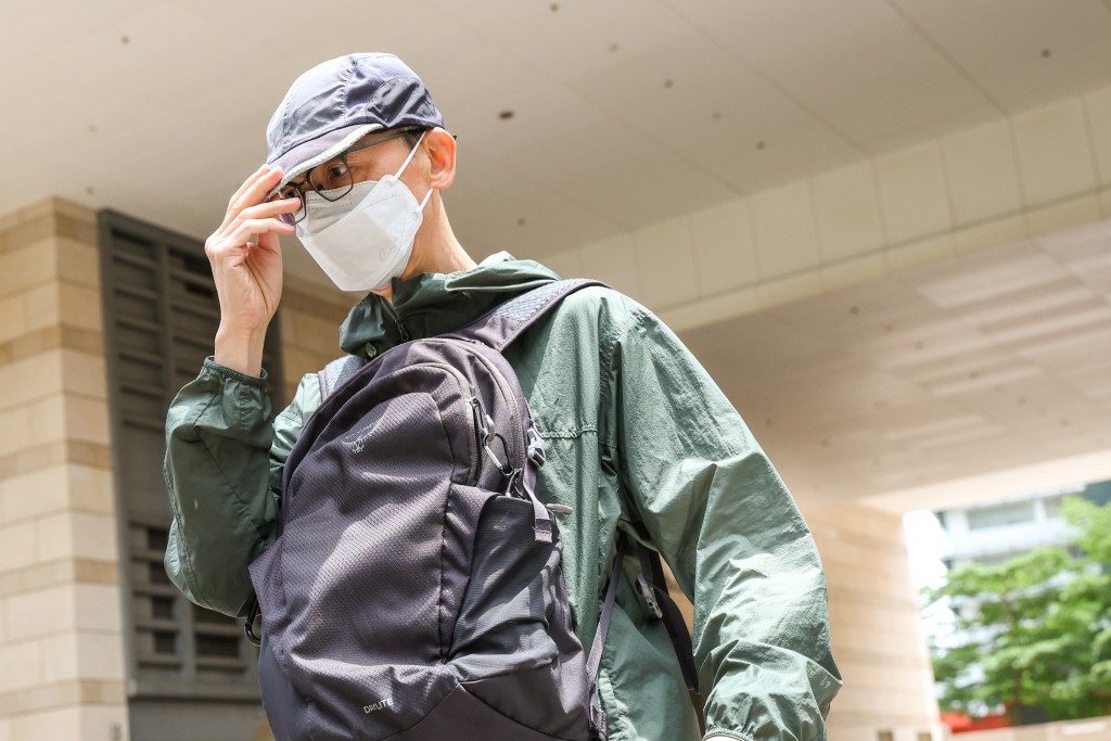 時任驗船督察馮偉文指,往常做法是「無寫低話無驗,即係驗咗」。何家豪攝 時任驗船督察馮偉文指,往常做法是「無寫低話無驗,即係驗咗」。何家豪攝