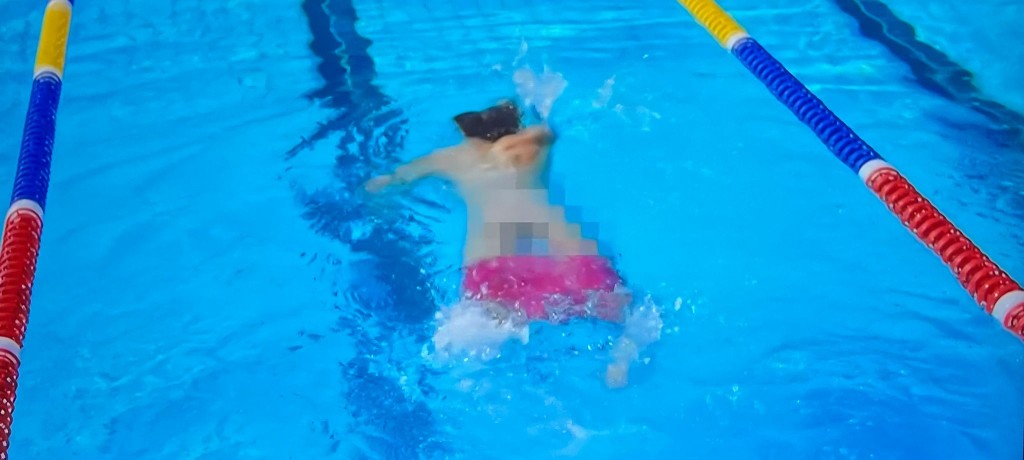 《iSwim》甩泳褲呢幕令人印象深刻。