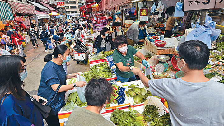 廣州南沙港近兩周出口7705個貨櫃援港抗疫，當中包括生鮮果蔬等貨物。資料圖片