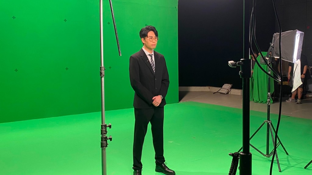 突破虛實界限與藝人同場演出，效果異常逼真。