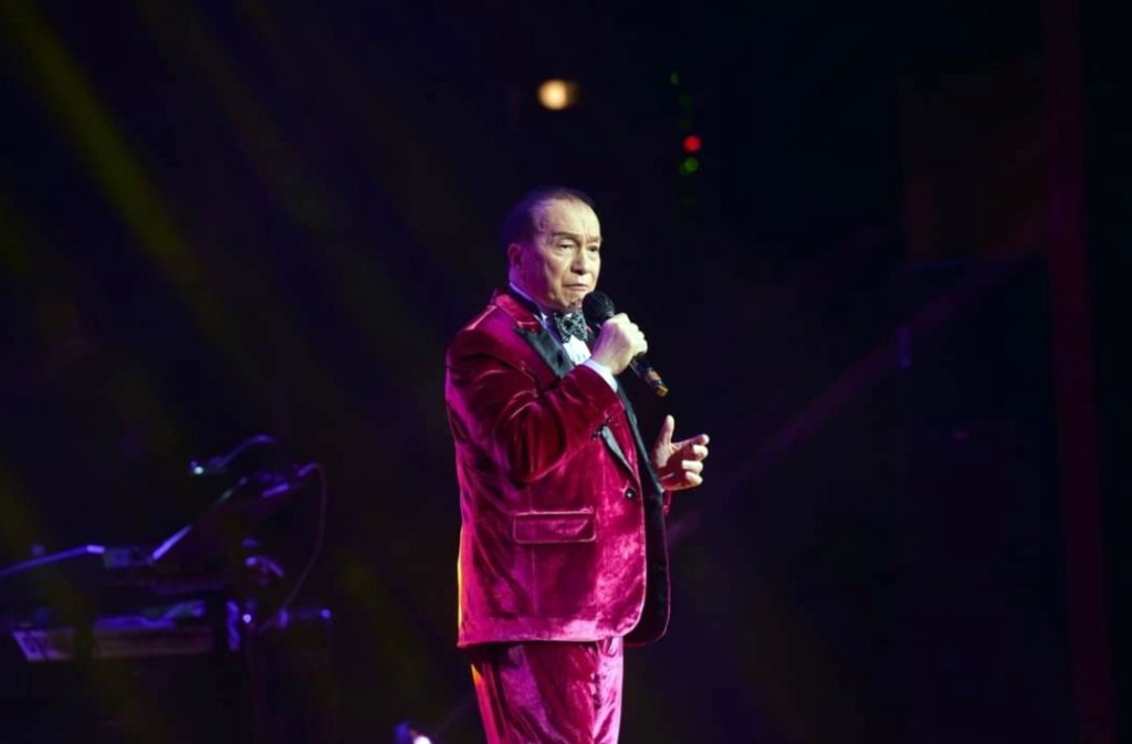 78歲Joe Jun enjoy自己嘅舞台。