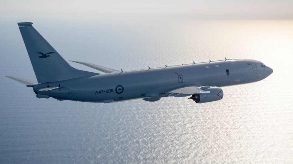 澳洲稱其P-8A海上巡邏機在南海被中國軍機投照明彈。X@AusAirForce