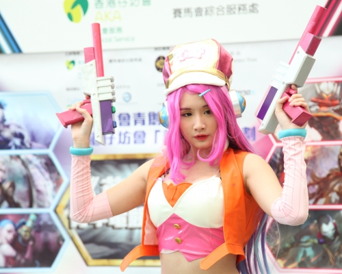 香港仔坊會社會服務主辦的「賽馬會青創社區系列:香港仔坊會新媒體計劃」,於今日在數碼港舉辦「《英雄聯盟》青年電競比賽」決賽。