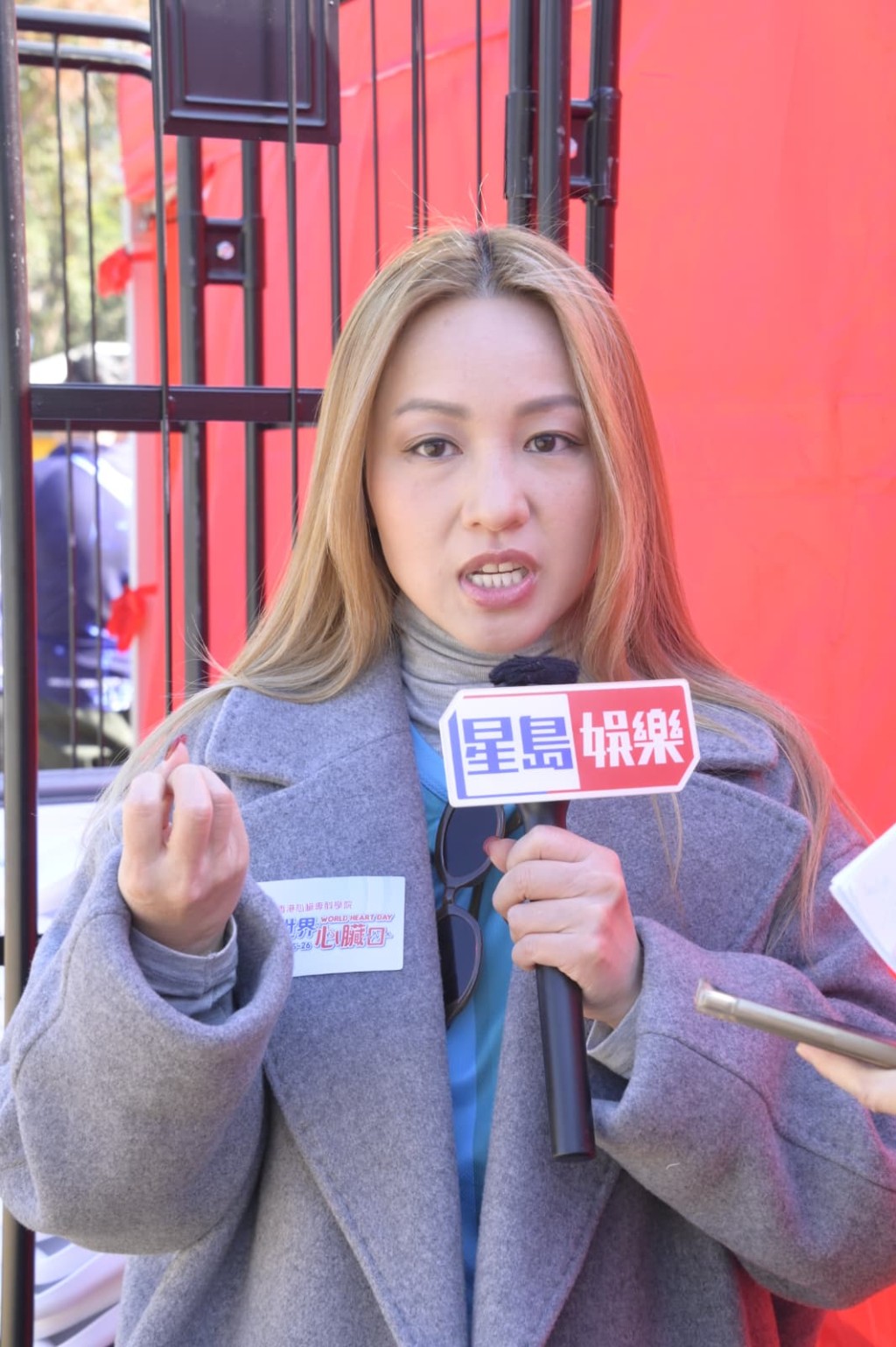 鄭融學習在生活中如何照顧自己。 鄭融學習在生活中如何照顧自己。