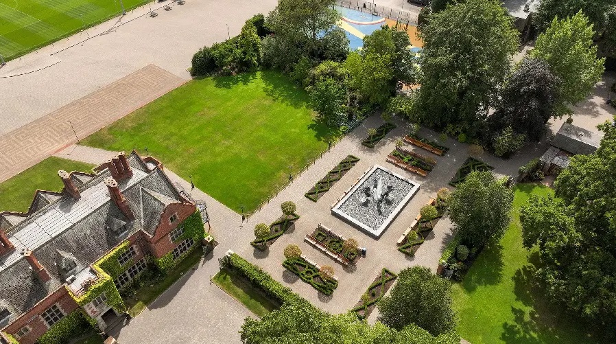 QE學生在公開試表現出眾。網上圖片