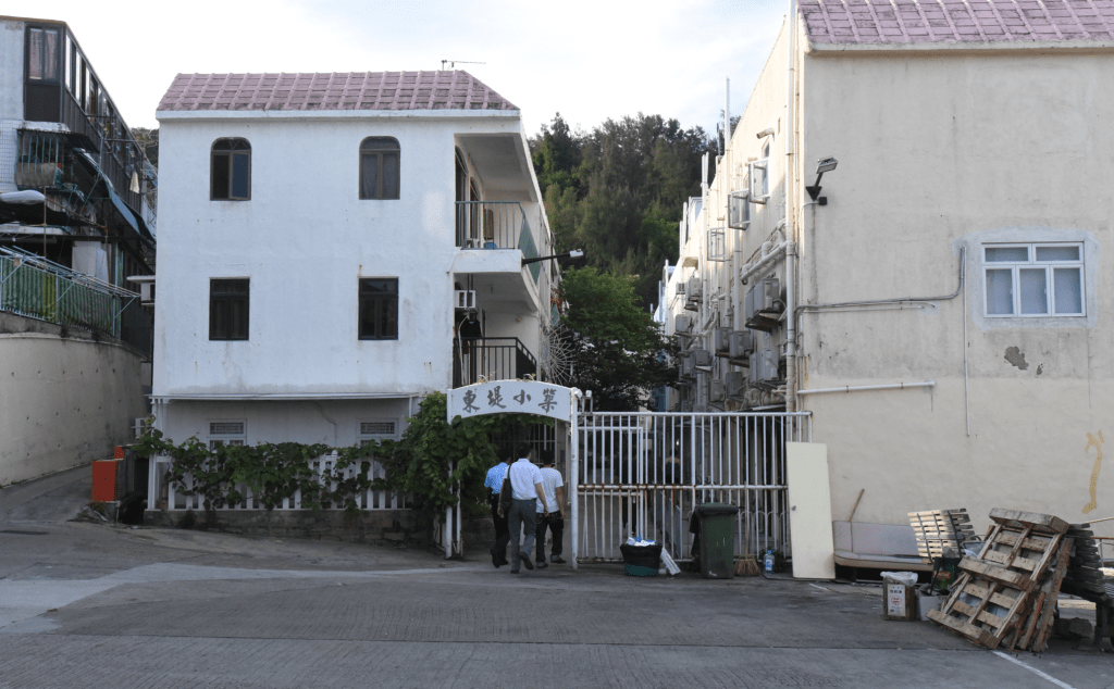 黃男上周四與女友租住東堤小築。資料圖片