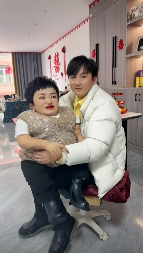 李喜梅和大雙似乎得不到世人祝福。 李喜梅和大雙似乎得不到世人祝福。