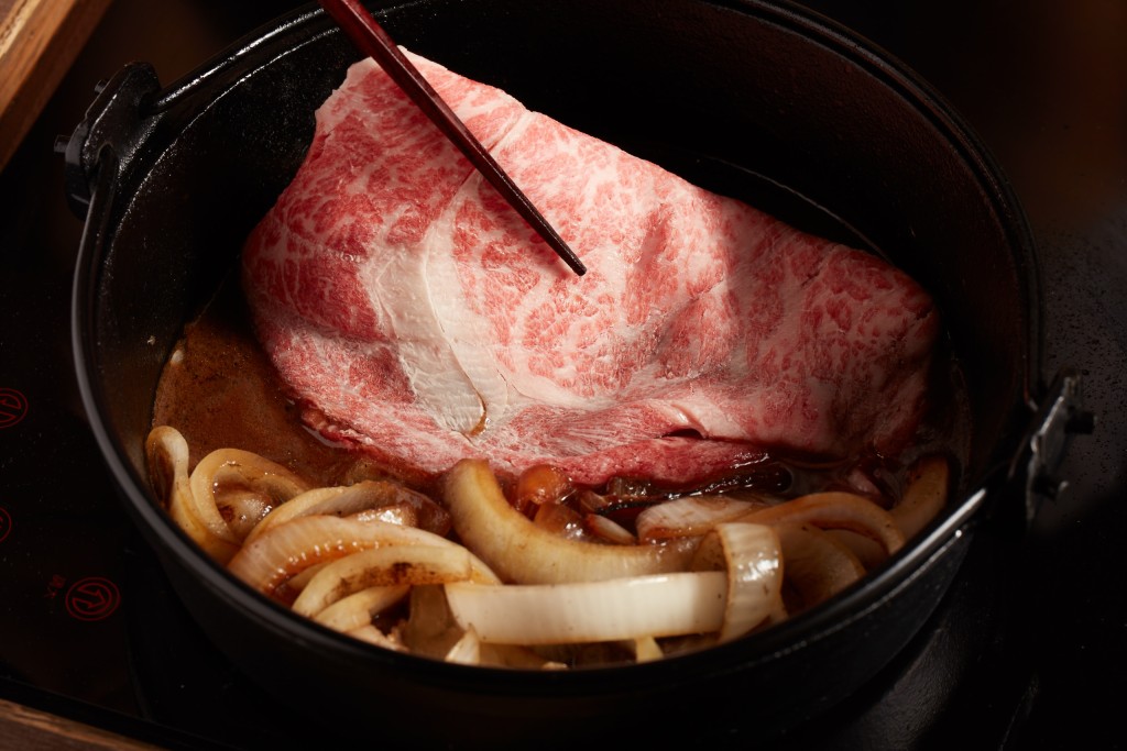 备有多种肉品任点任食——锅处Hana 和牛放题