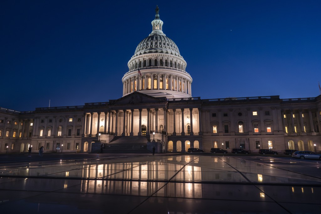 美国国会参议院当地时间6月1日晚深夜通过关于联邦政府债务上限和预算的法案。AP