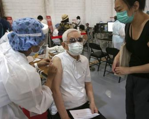 台灣接種高端疫苗後死亡個案累計增至6宗。AP資料圖片