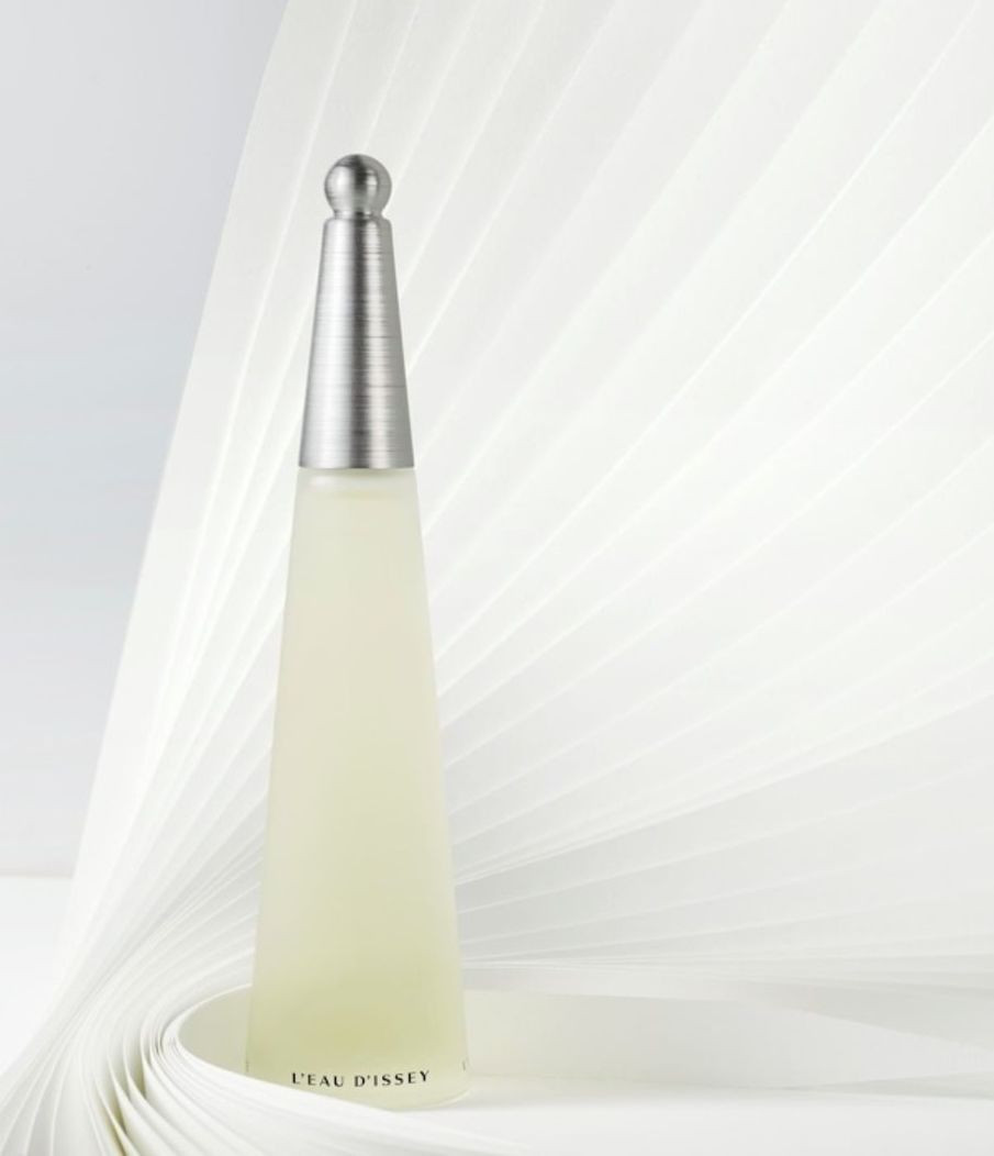 一生之水由香味到瓶身設計，都沿用了極簡美學概念。