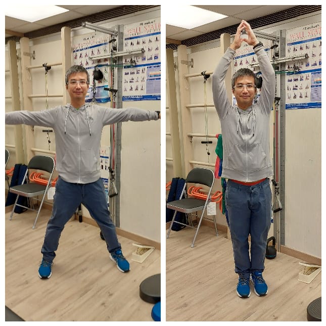 原地彈跳 :  1.雙腳併合，雙手放在身體兩側，身體往上跳起，同時將雙手打開，往頭上舉高，雙腳亦同步打開。雙腳打開的幅度，約至肩膀的1.5倍寬。 2.再次往上跳，期間手腳同步舉起及打開，重複進行上述動作。