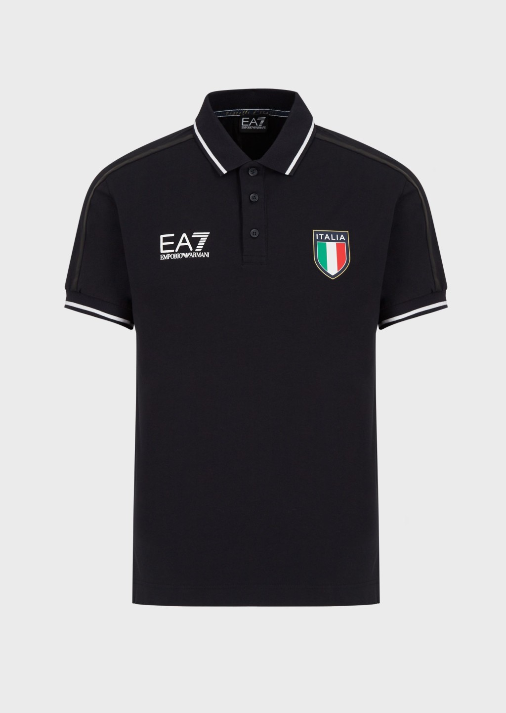 品牌亦推出與意大利代表隊同款的Polo Shirt/$1,100/E。(Emporio Armani)